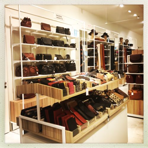 bhv maroquinerie Paris rue Rivoli